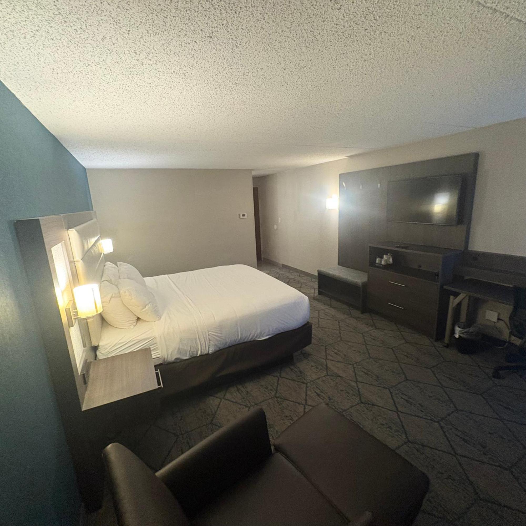 Bismarck Hotel And Conference Center ภายนอก รูปภาพ